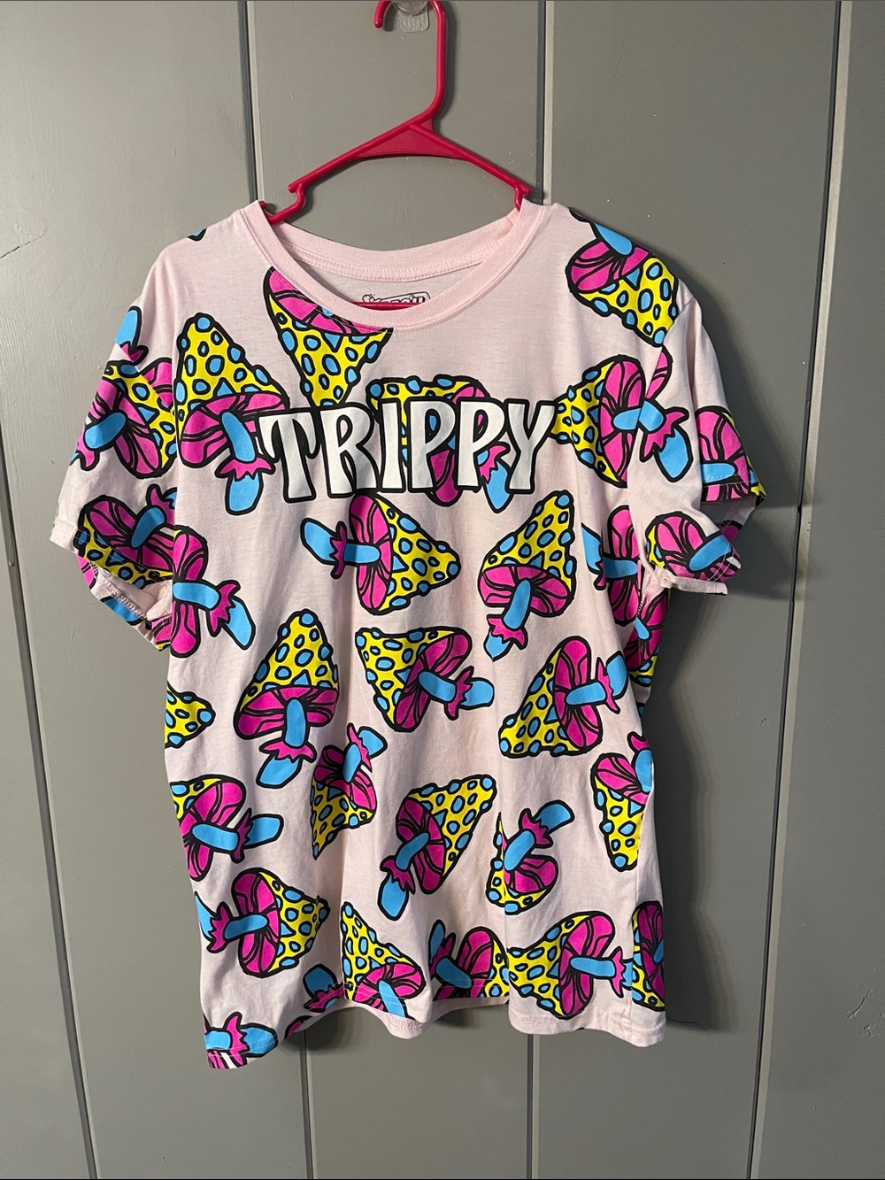 Fresh Laundry Graphic Tee Mushrooms Trippy Pink Men’s Medium Festival Boho